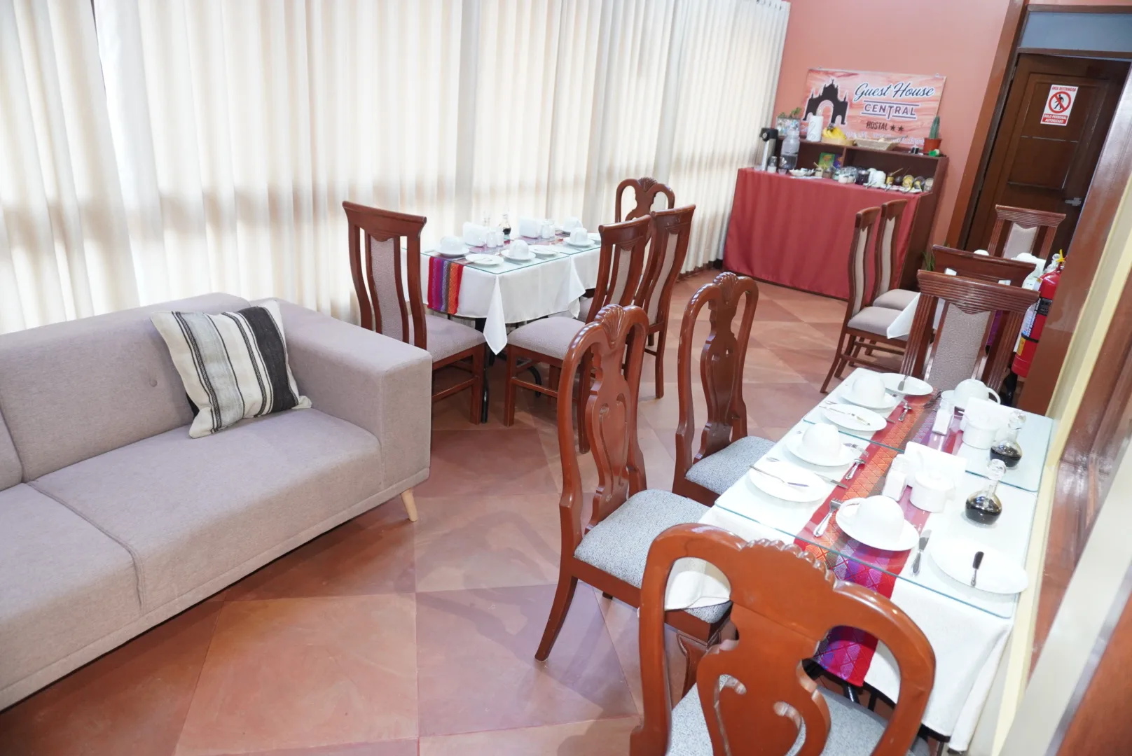 The "Oasis" social area: the property's warm pause
